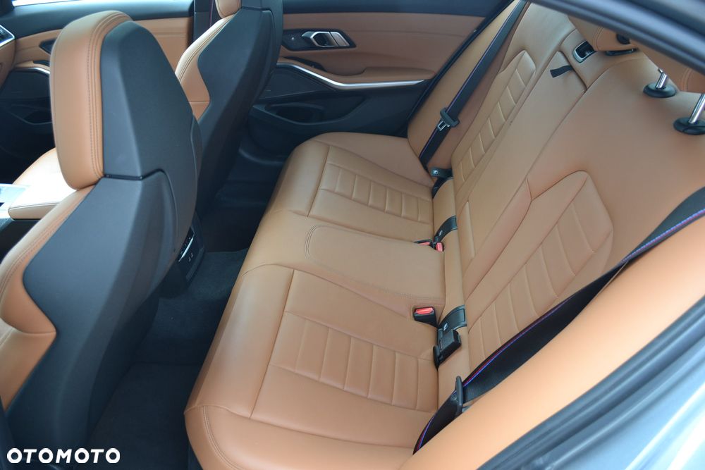 BMW Seria 3 320e M Sport sport - 13
