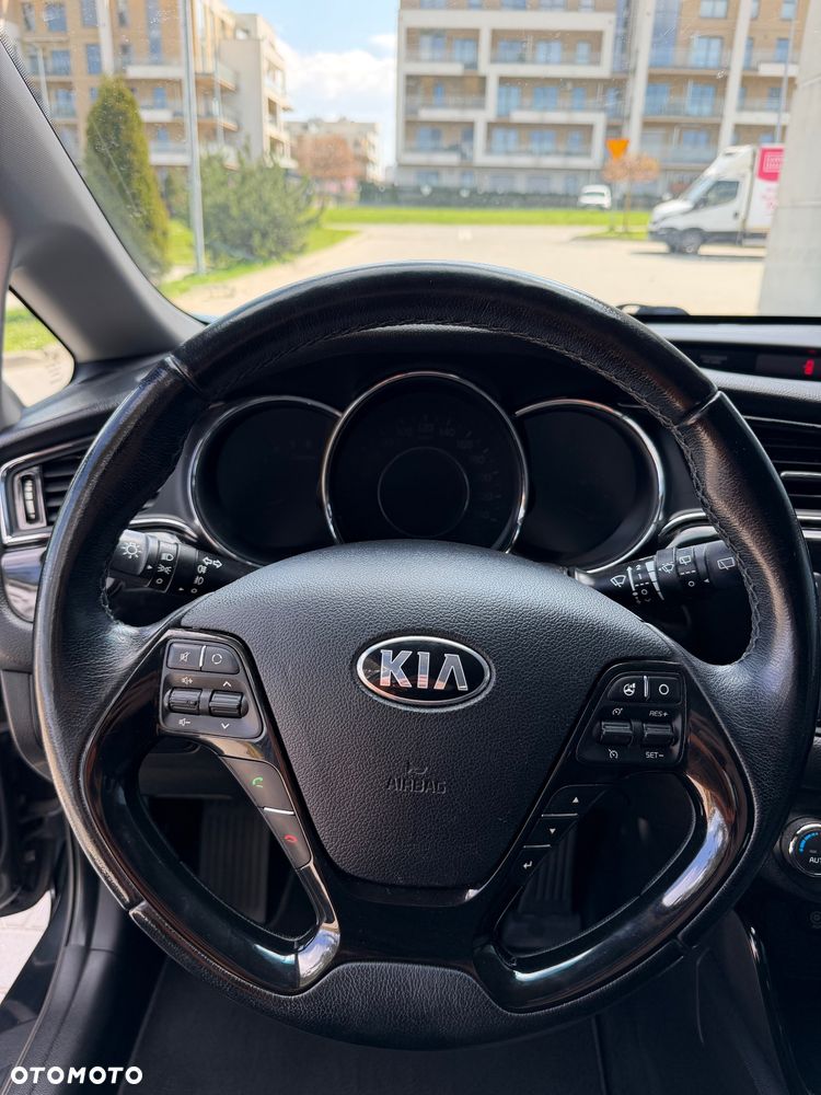Kia Ceed 1.6 CRDi 136 ISG Spirit - 18