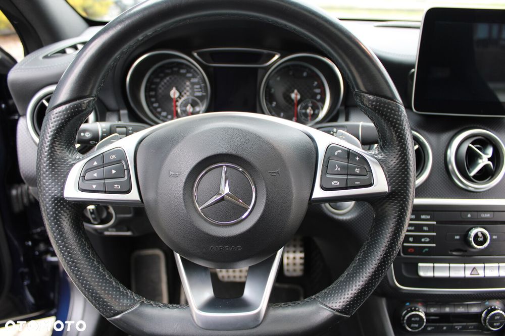 Mercedes-Benz Klasa A 250 4Matic 7G-DCT AMG Line - 27