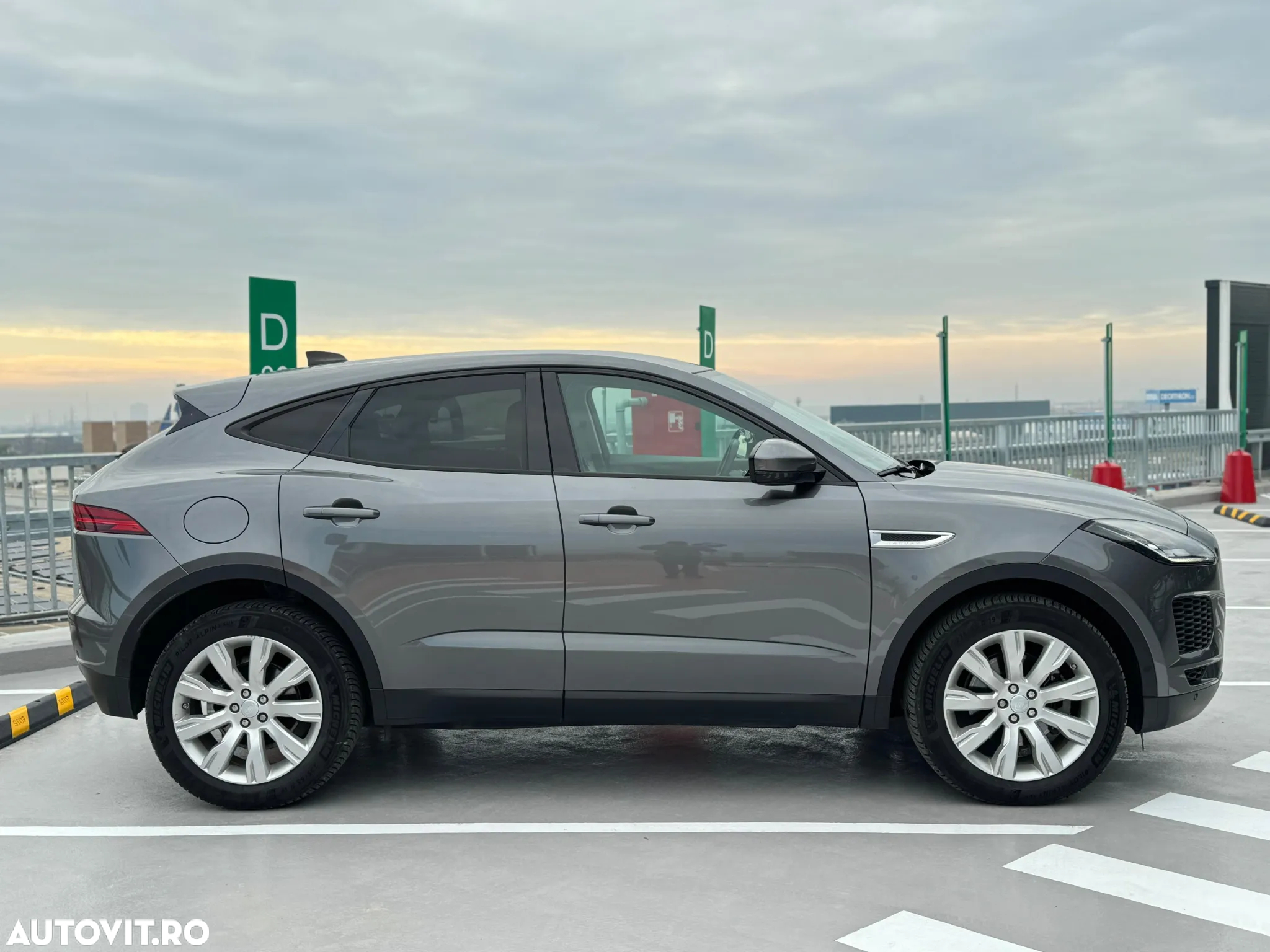 Jaguar E-Pace D150 AWD SE - 10