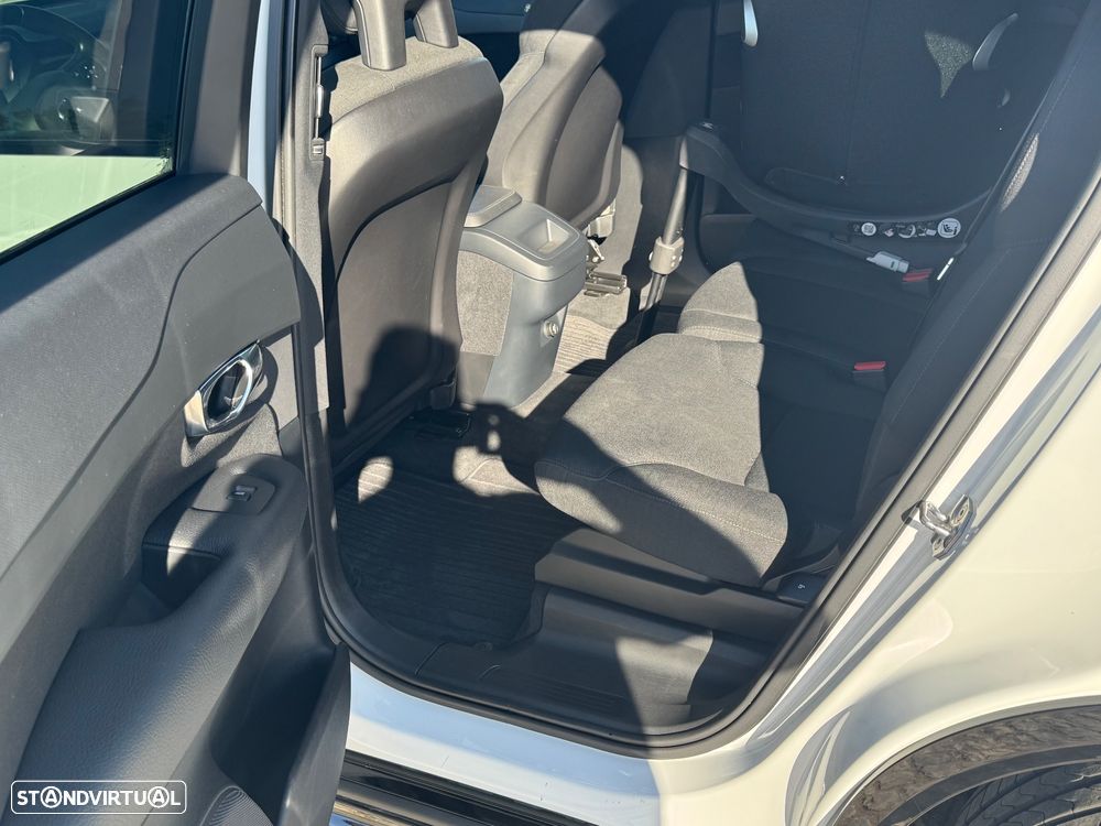 Volvo XC 90 2.0 D4 Momentum - 9