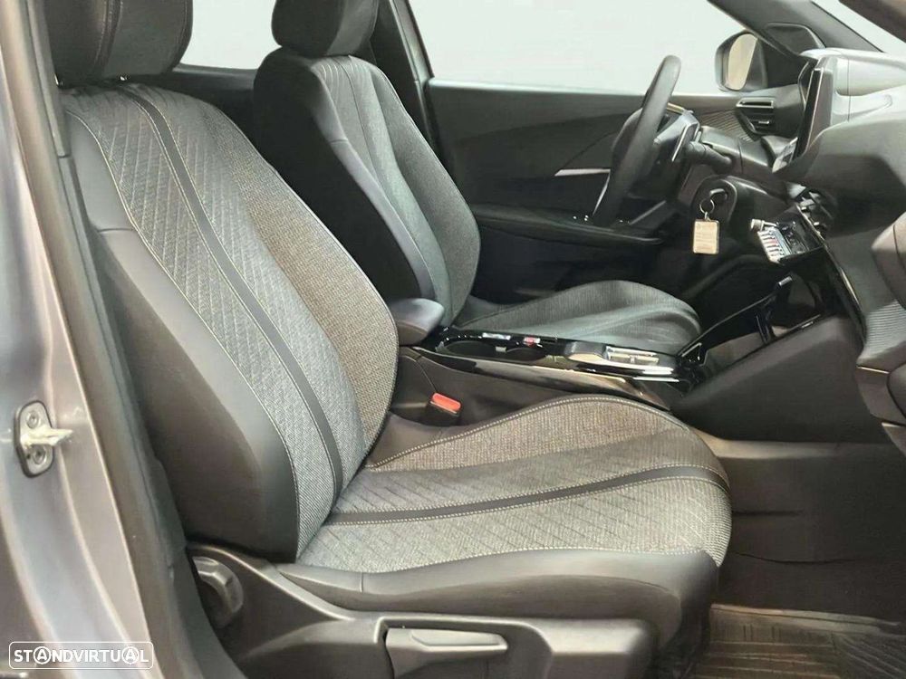 Peugeot 2008 1.2 PureTech Allure EAT8 - 12