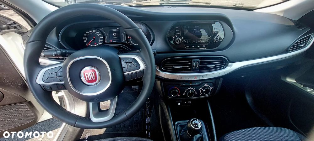 Fiat Tipo 1.3 MultiJet 16v Lounge - 11