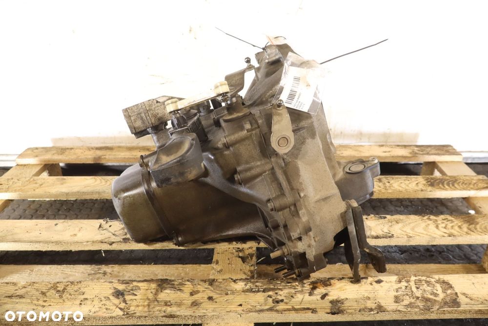 SKRZYNIA BIEGÓW 5 BIEGOWA PEUGEOT 208 I 1.4 20CQ88 - 3