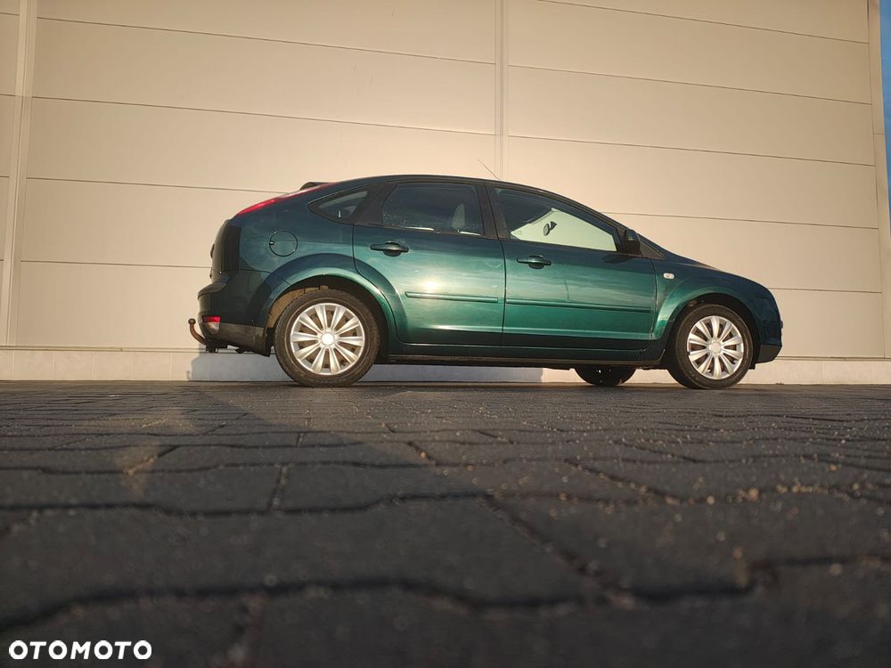 Ford Focus 1.6 16V Style - 24