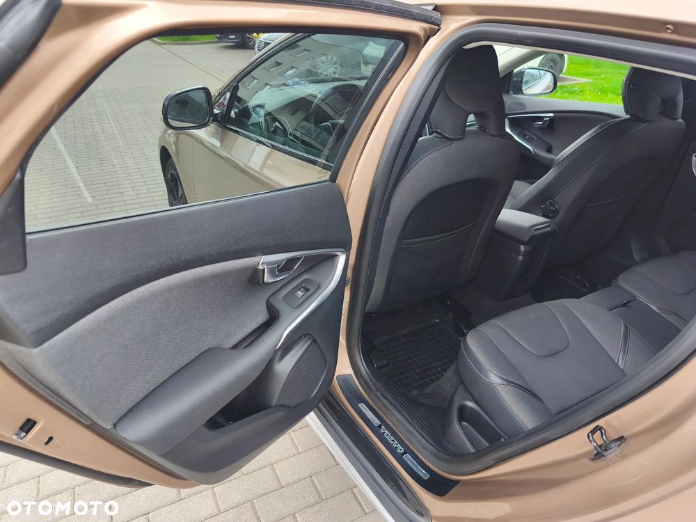 Volvo V40 Cross Country D3 Momentum - 15