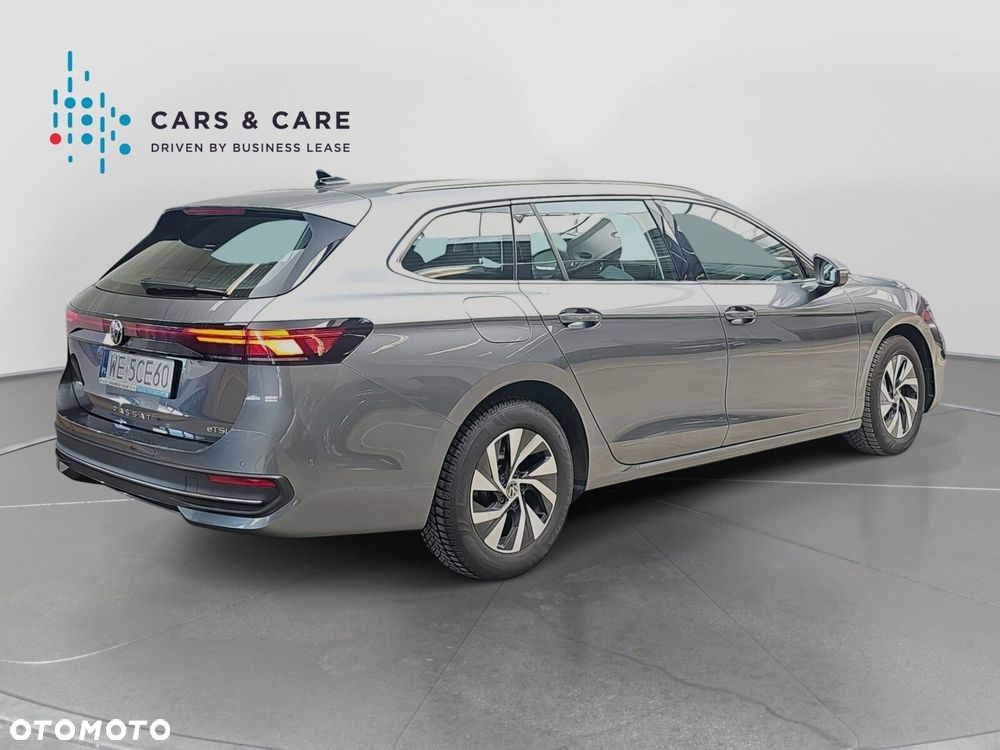 Volkswagen Passat - 25
