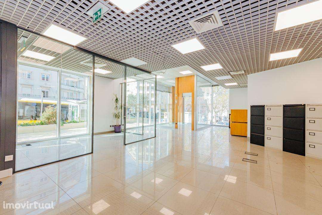 Loja/Escritório no Areeiro, com 2 lugares de estacionamento - Grande imagem: 5/32