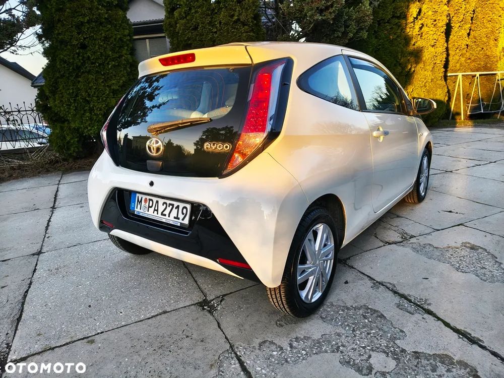 Toyota Aygo x-play touch - 8