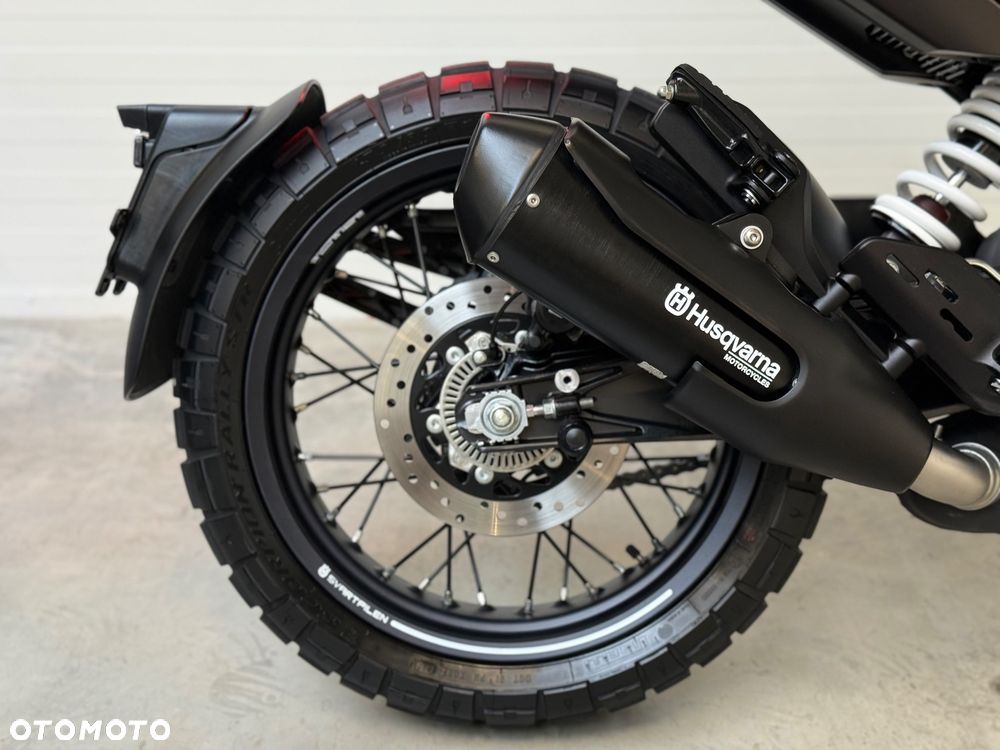 Husqvarna Svartpilen - 15