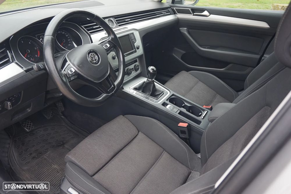 VW Passat Variant 1.6 TDI Confortline - 19