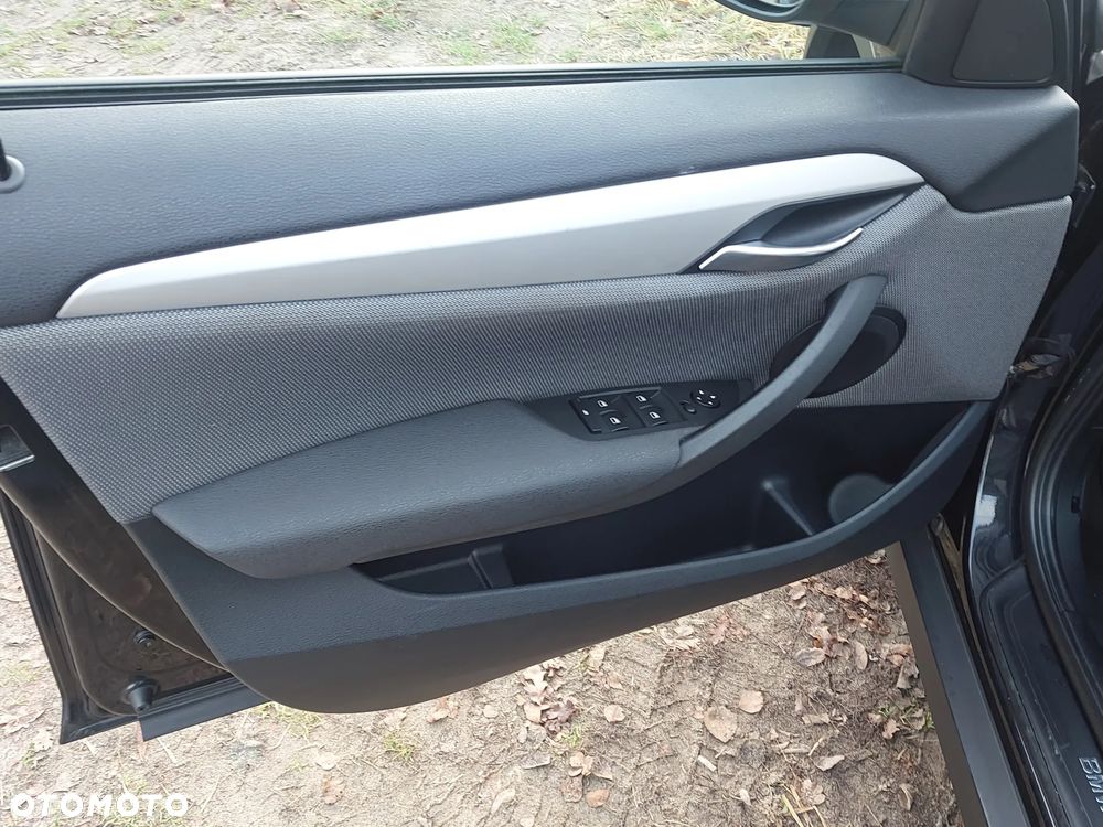 BMW X1 sDrive18i - 19