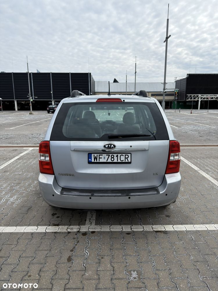 Kia Carnival - 3