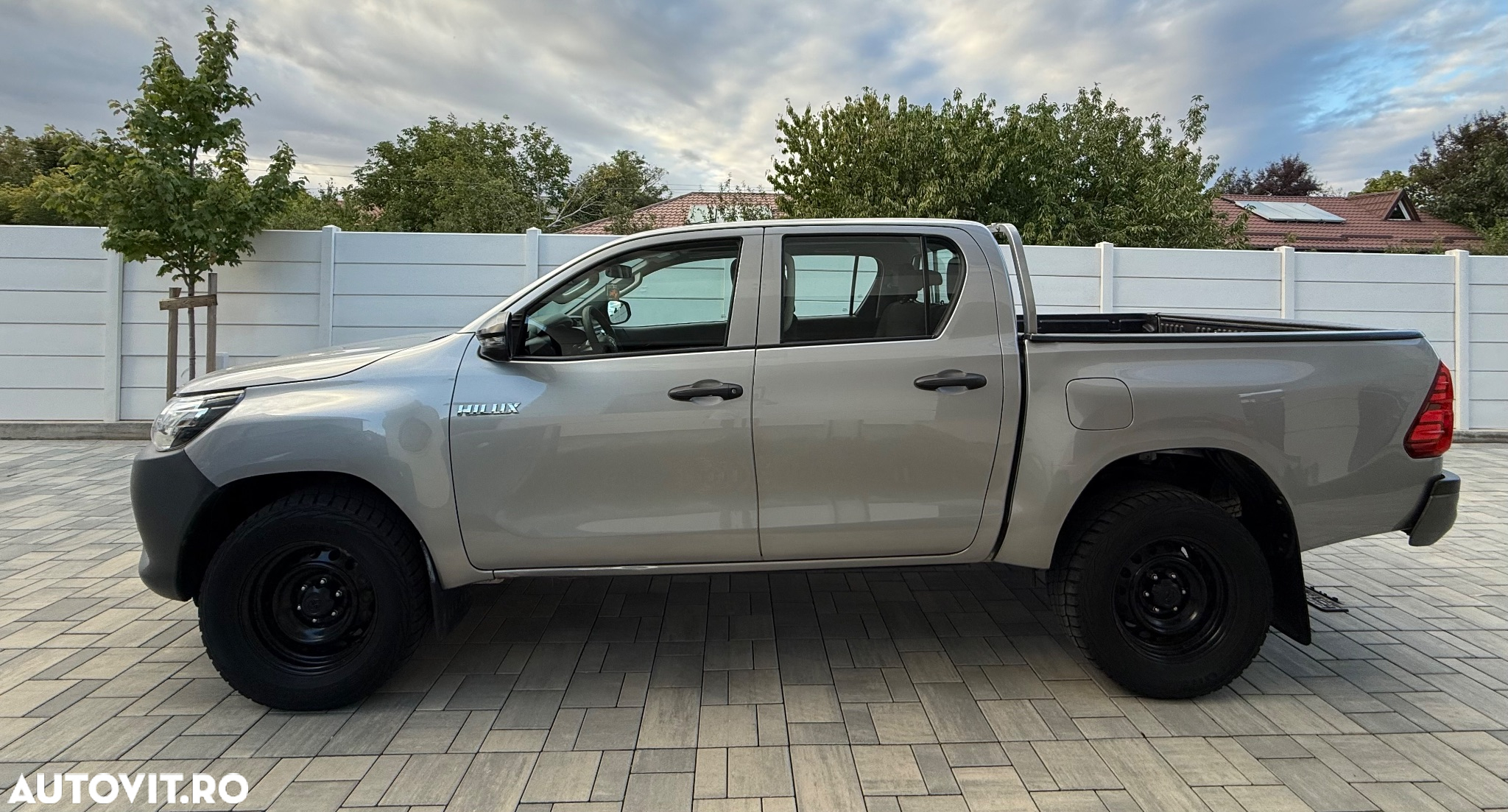 Toyota Hilux 2.4D 150CP 4x4 Double Cab 6MT Style - 11