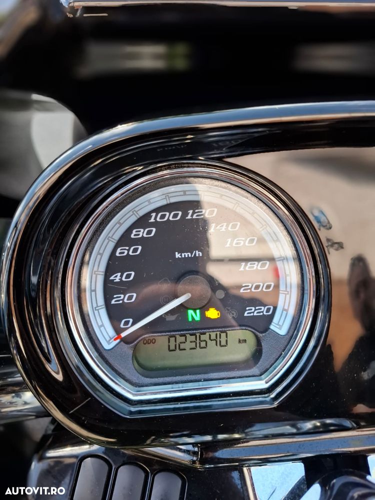Harley-Davidson CVO Road Glide Limited - 6