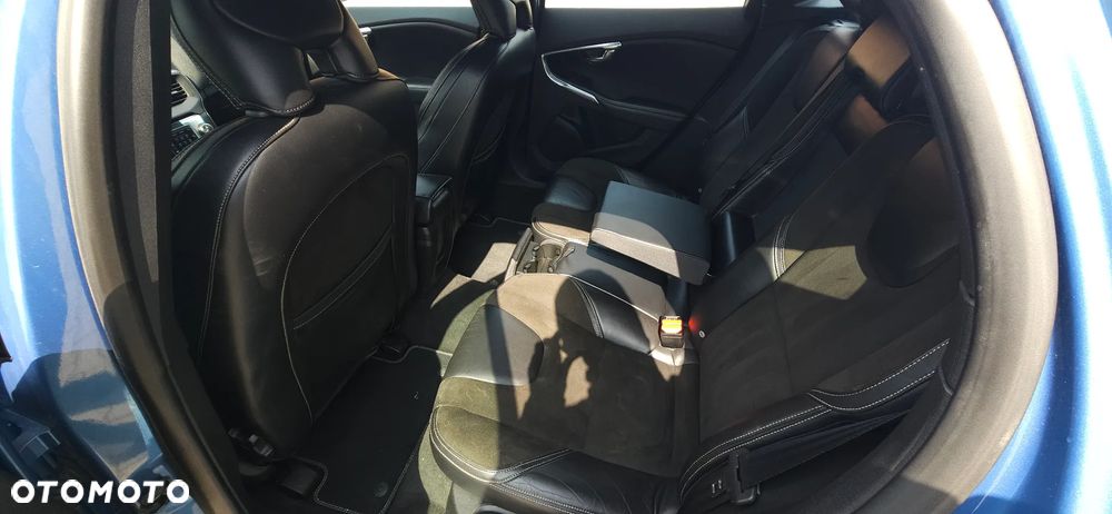 Volvo V40 D2 Drive-E R-Design Momentum - 8