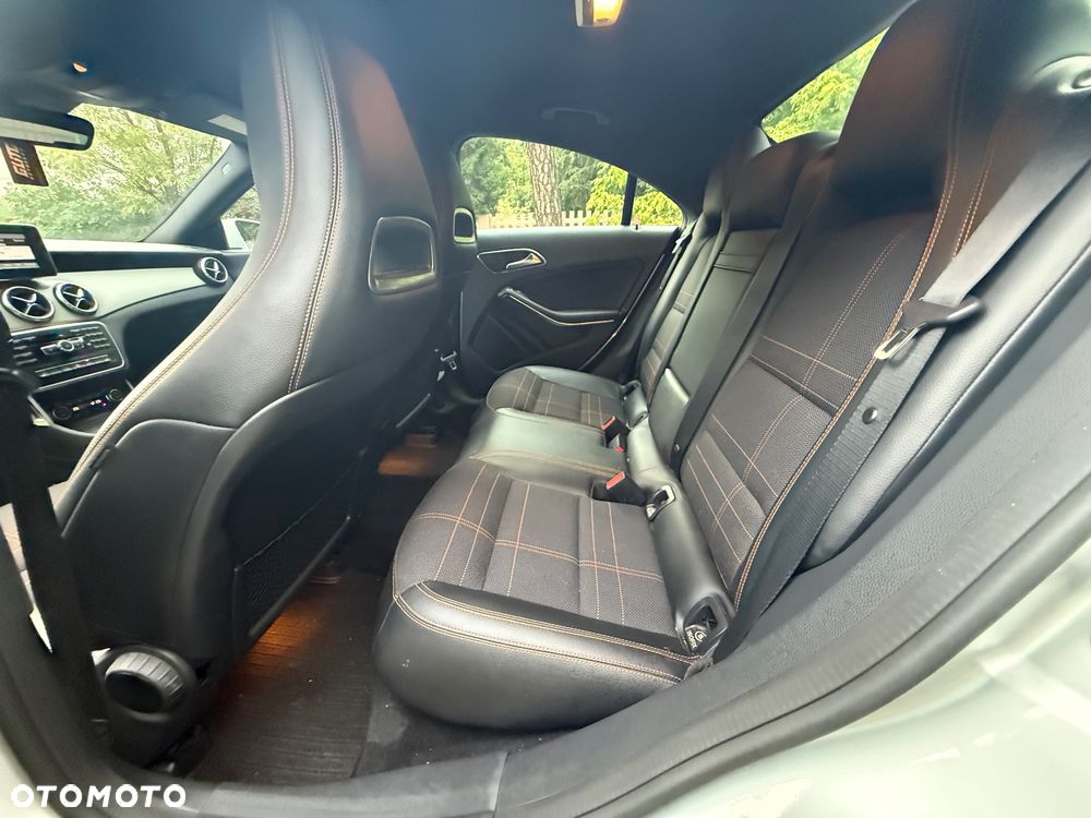Mercedes-Benz CLA 200 7G-DCT Orange Art Edition - 22