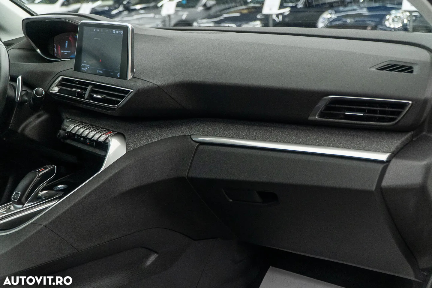 Peugeot 3008 1.2 PureTech S&S EAT8 Allure - 36
