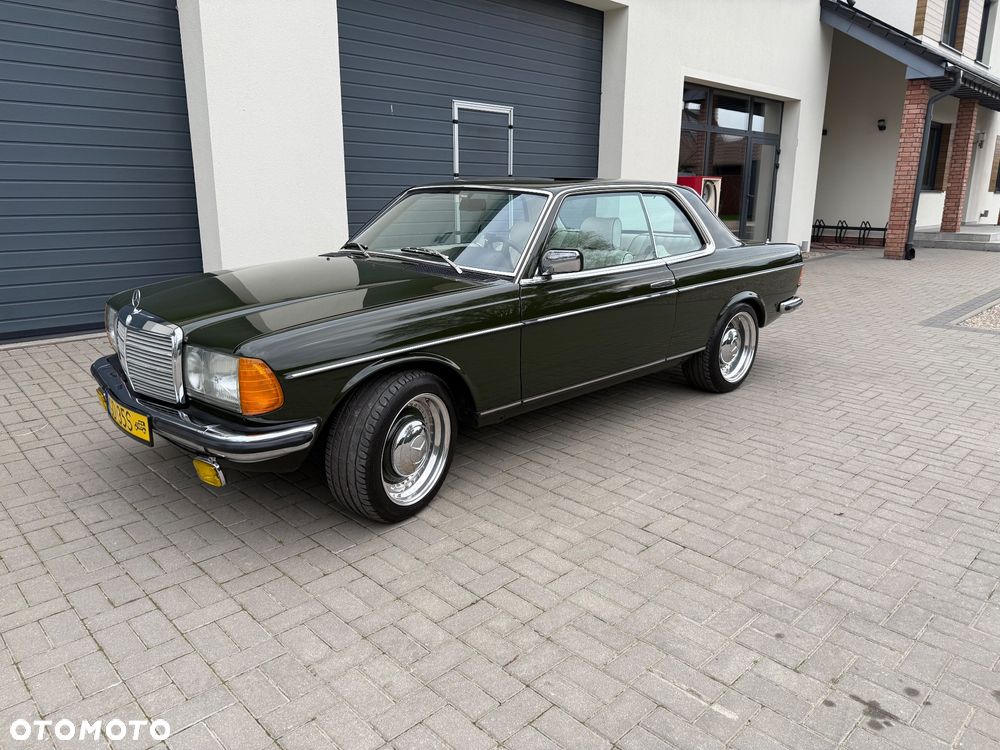 Mercedes-Benz 280 - 1