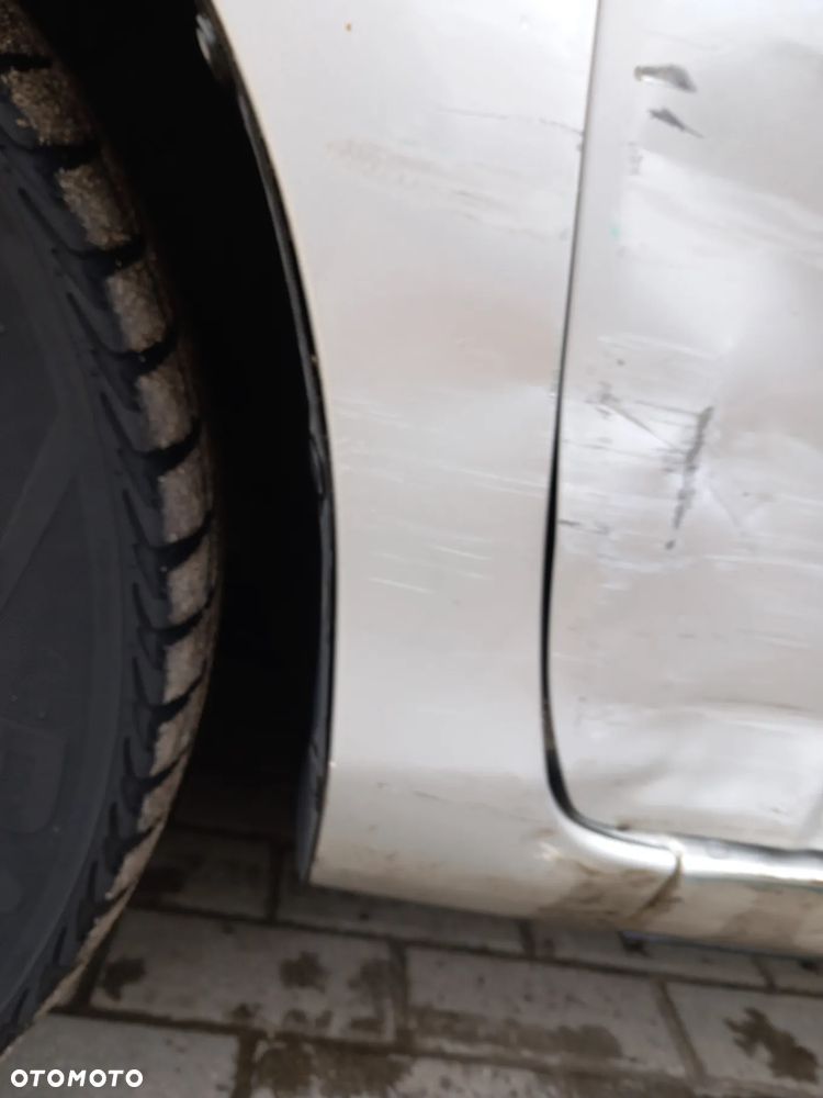 TOYOTA YARIS III BŁOTNIK LEWY PRZEDNI PRZEDNI LEWY PRZÓD KOLOR: 1F7 - 5