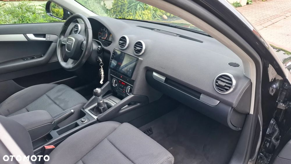 Audi A3 Sportback 2.0 TDI Ambiente - 8