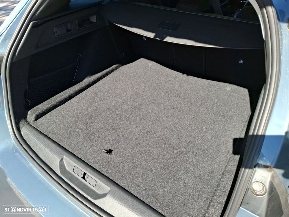 Peugeot 308 1.5 BlueHDi Allure EAT8 - 24