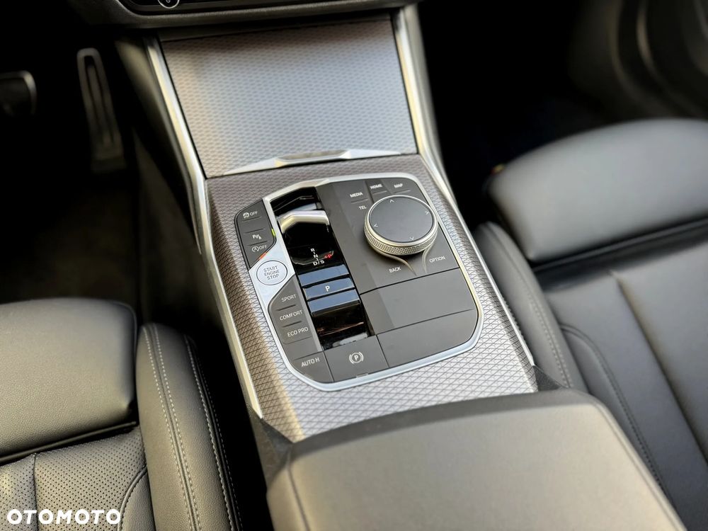 BMW Seria 3 318i - 14