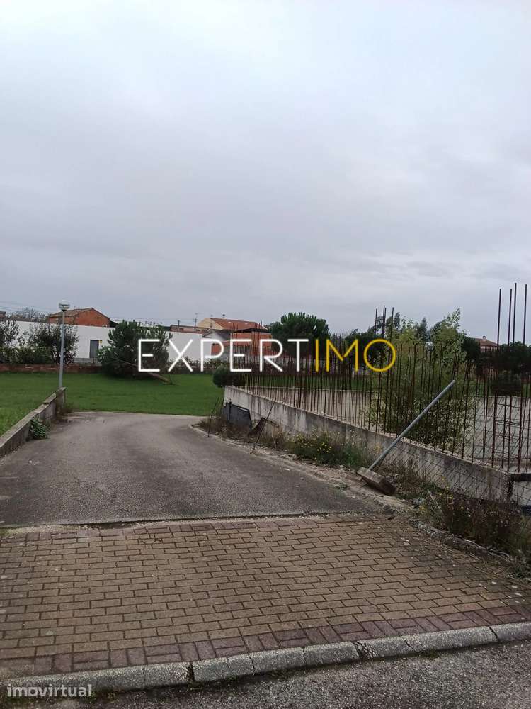 Terreno para construção de edifício para apartamentos - Grande imagem: 2/6