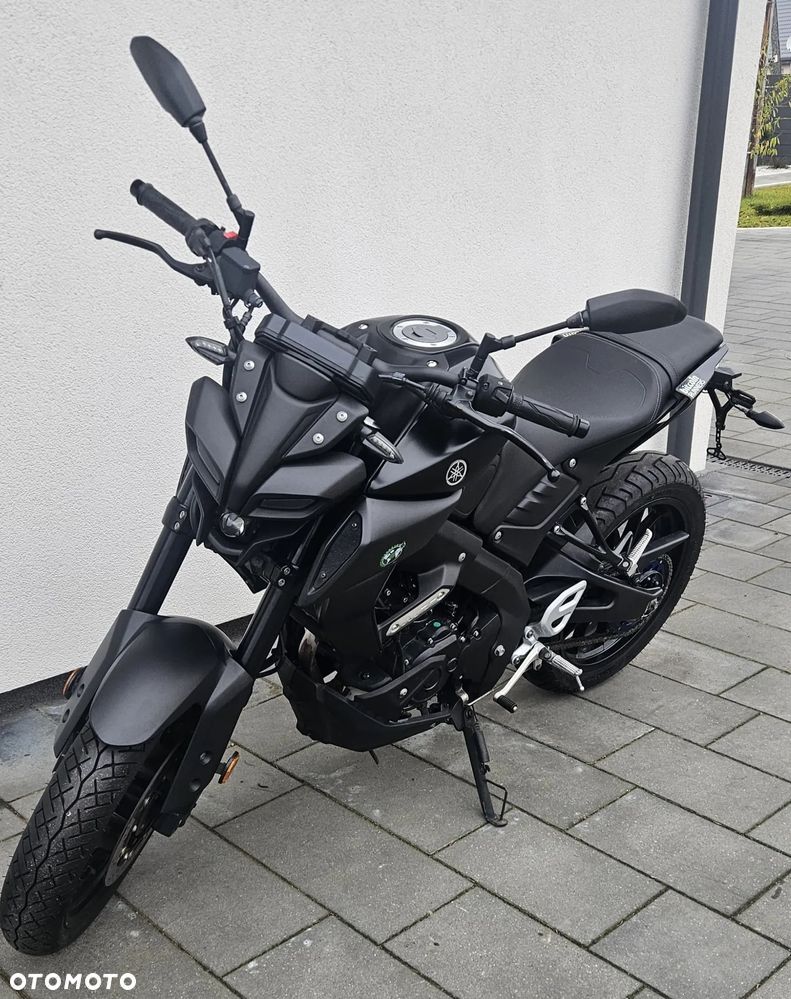 Yamaha MT - 4