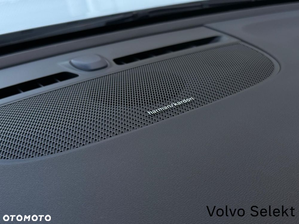 Volvo XC 40 B3 Plus Dark - 26