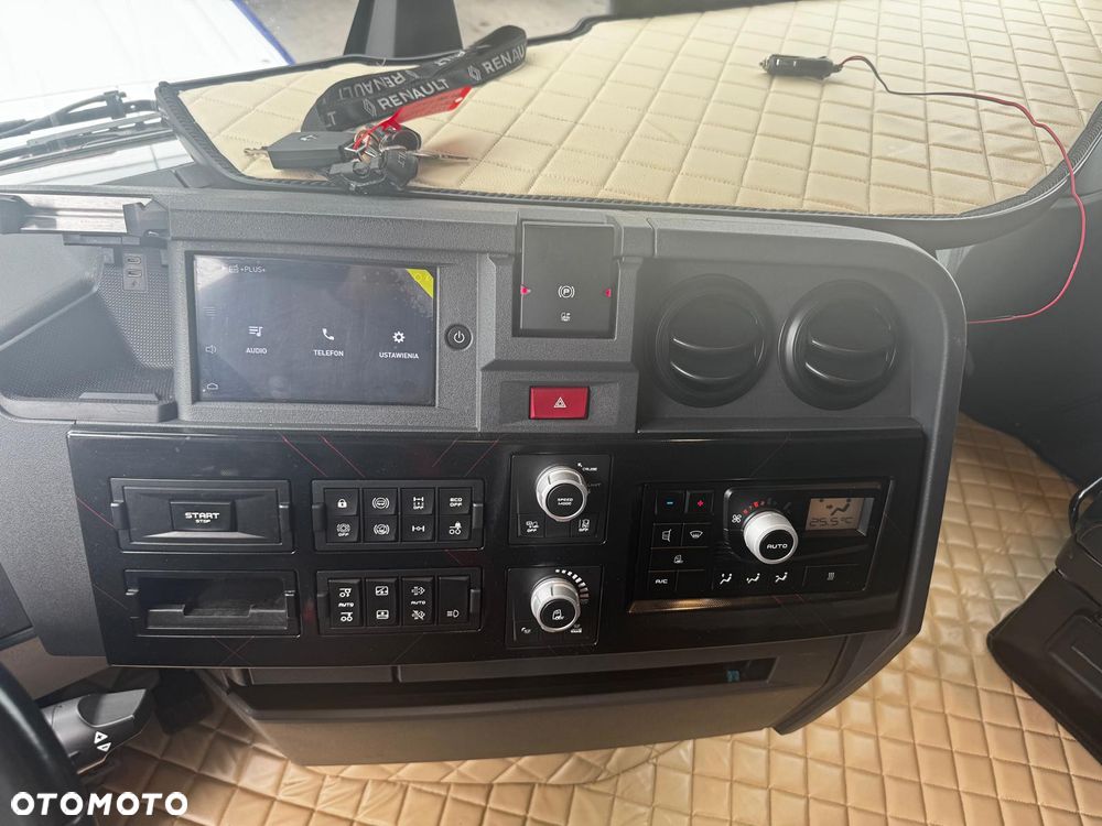 Renault T480 High 6x2 Pusher - 12