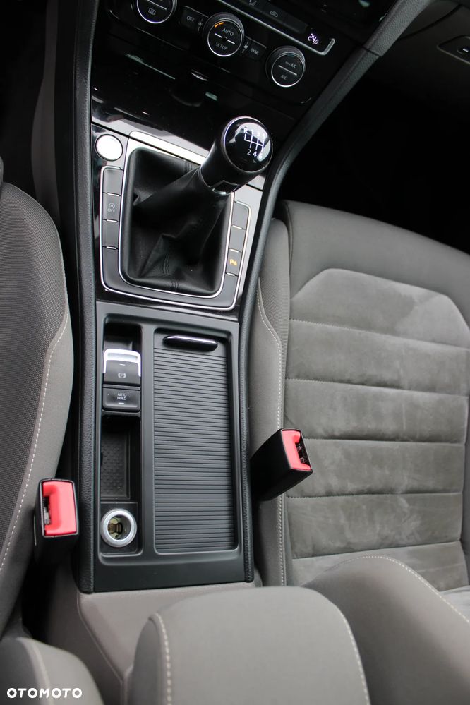 Volkswagen Golf 2.0 BlueTDI Highline - 25