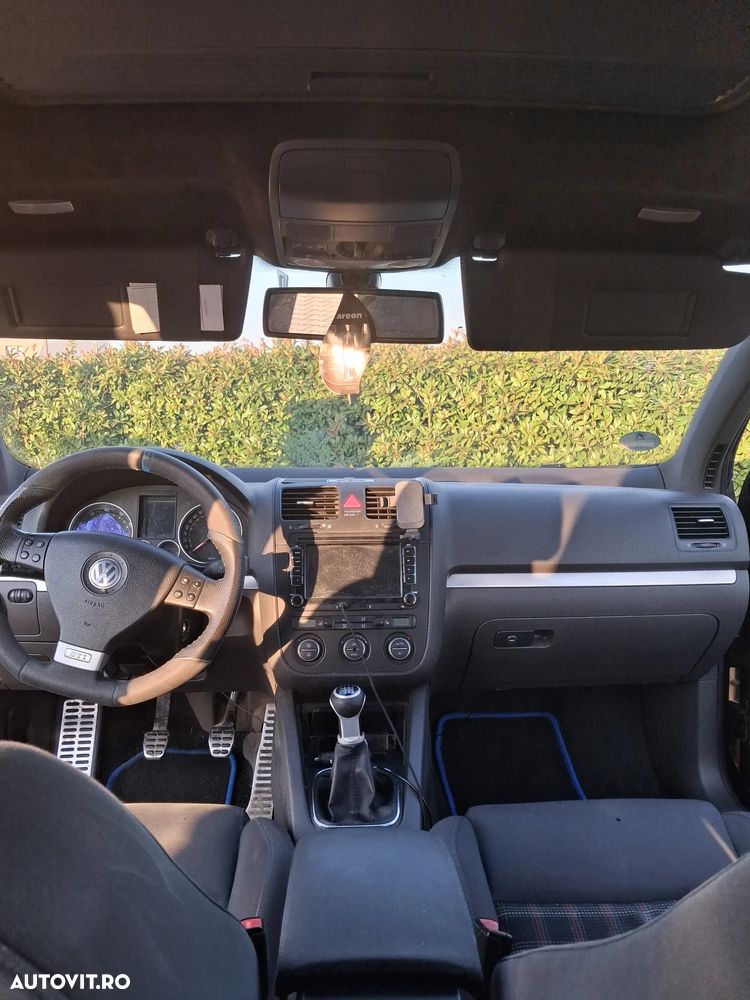 Volkswagen Golf 2.0 FSI GTI - 7