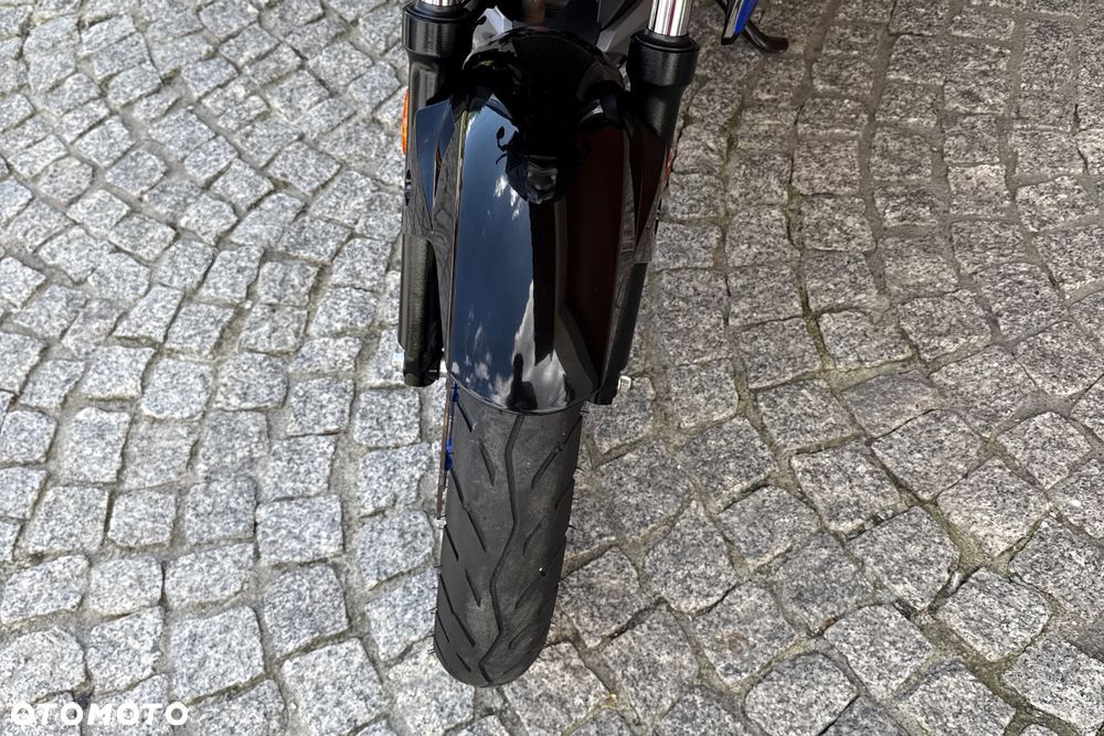 Suzuki GSX - 11