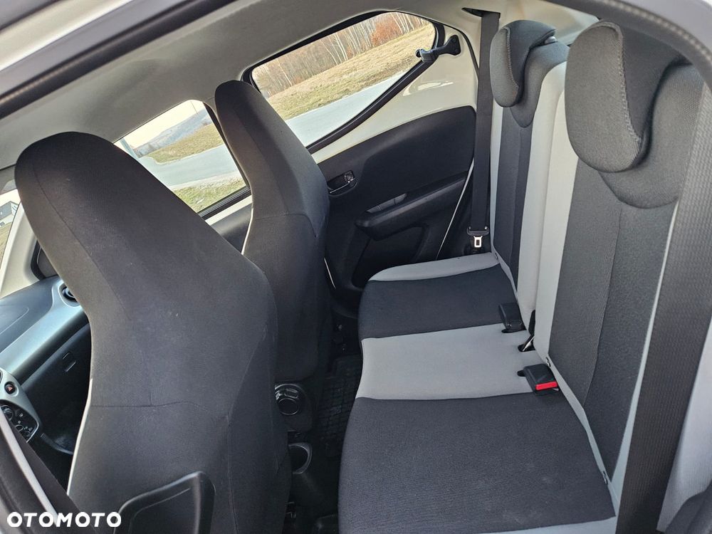 Toyota Aygo x-play - 11