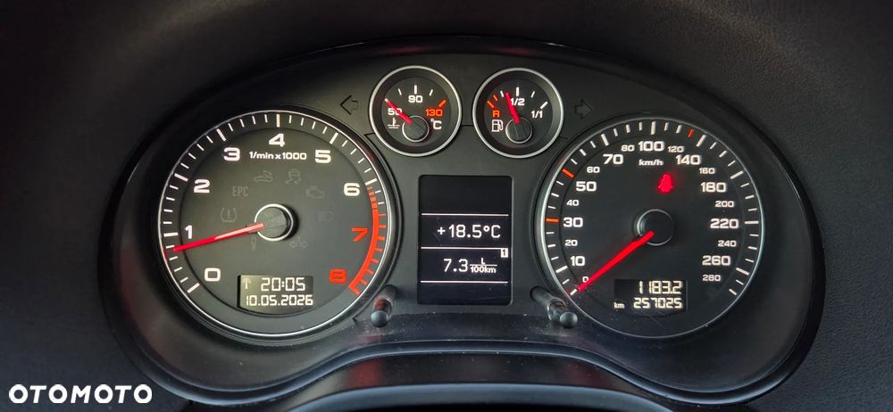 Audi A3 3-drzwiowe 1.4T FSI Attraction - 8