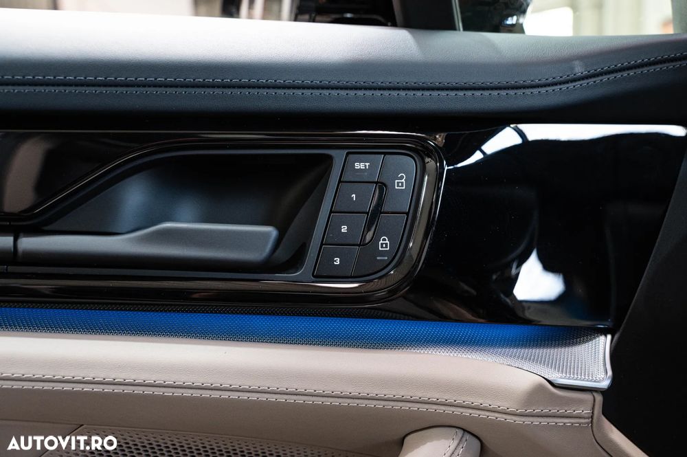 Porsche Panamera - 26