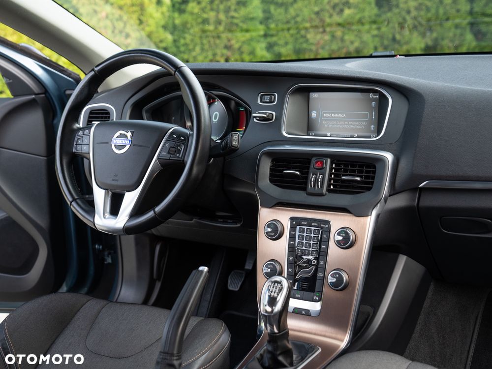 Volvo V40 T4 Momentum - 25
