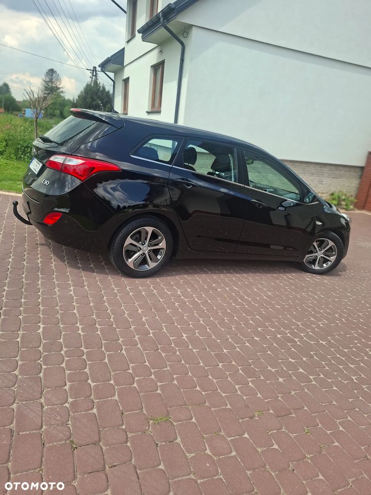 Hyundai i30 blue Kombi 1.6 GDi Style - 4