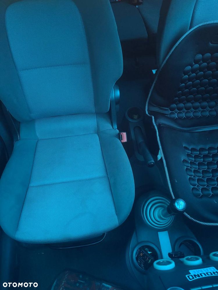 Mitsubishi Colt - 5