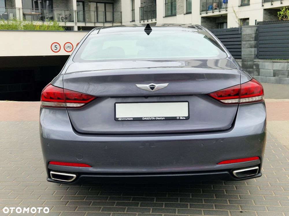 Hyundai Genesis - 5