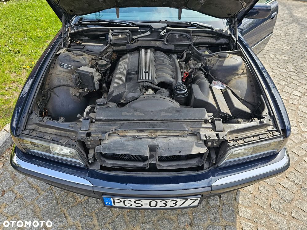 BMW Seria 7 728i L - 2