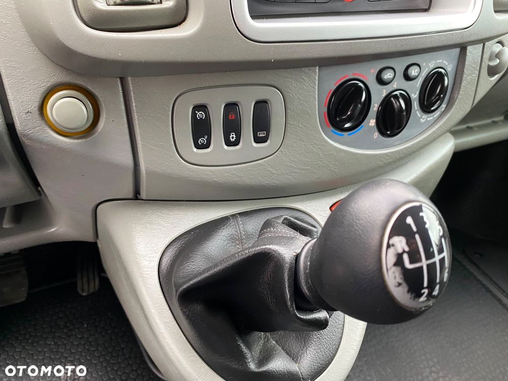 Opel Vivaro - 22