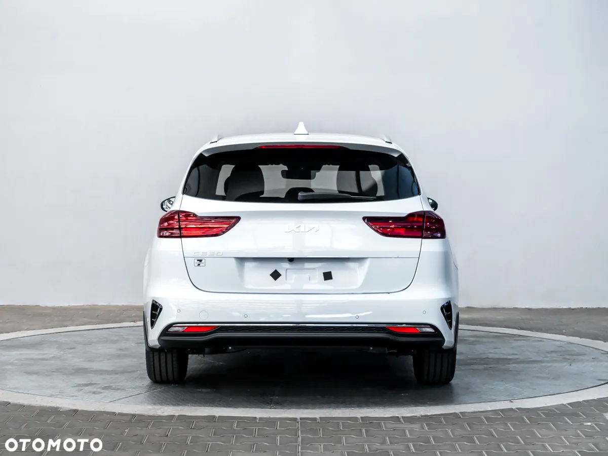 Kia Ceed 1.5 T-GDI Tribute DCT - 4