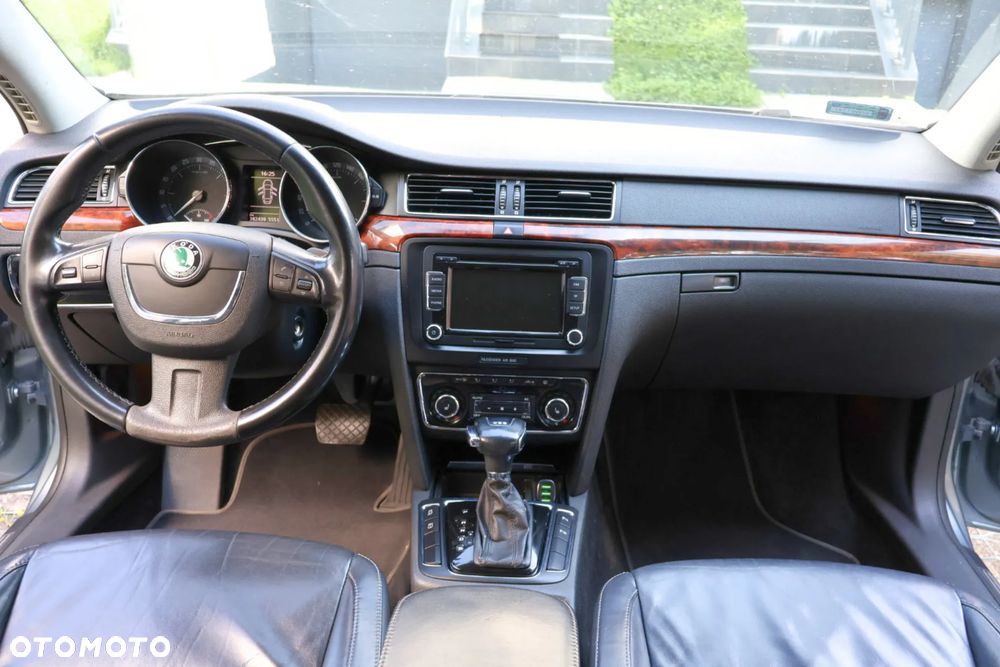 Skoda Superb 2.0 TDI Elegance DSG - 14