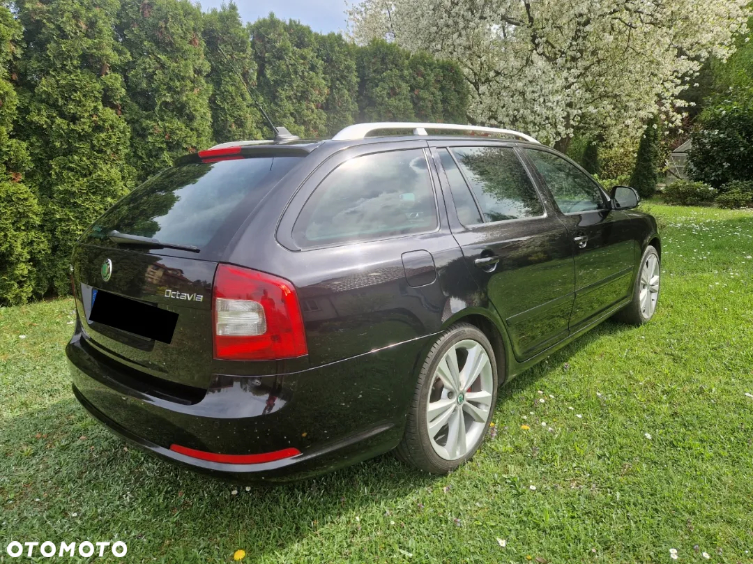 Skoda Octavia 2.0 TDI DPF RS DSG - 2