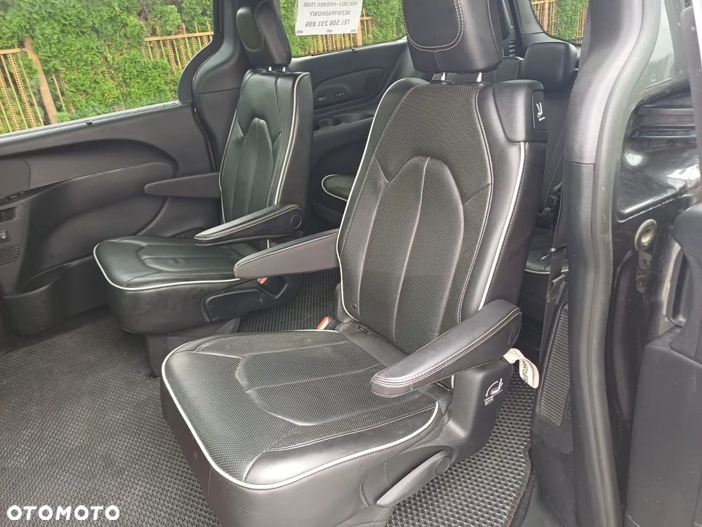 Chrysler Pacifica - 7