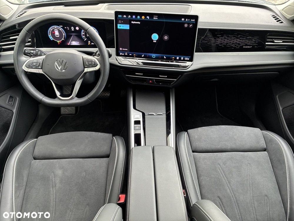 Volkswagen Passat Variant 2.0 TDI EVO Elegance DSG - 11