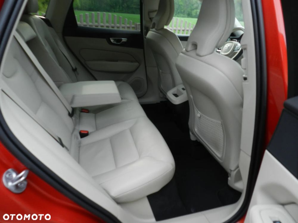 Volvo XC 60 B4 D AWD Geartronic Inscription - 11