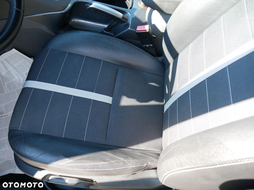 Ford Kuga 2.0 TDCi 4x4 Trend - 23